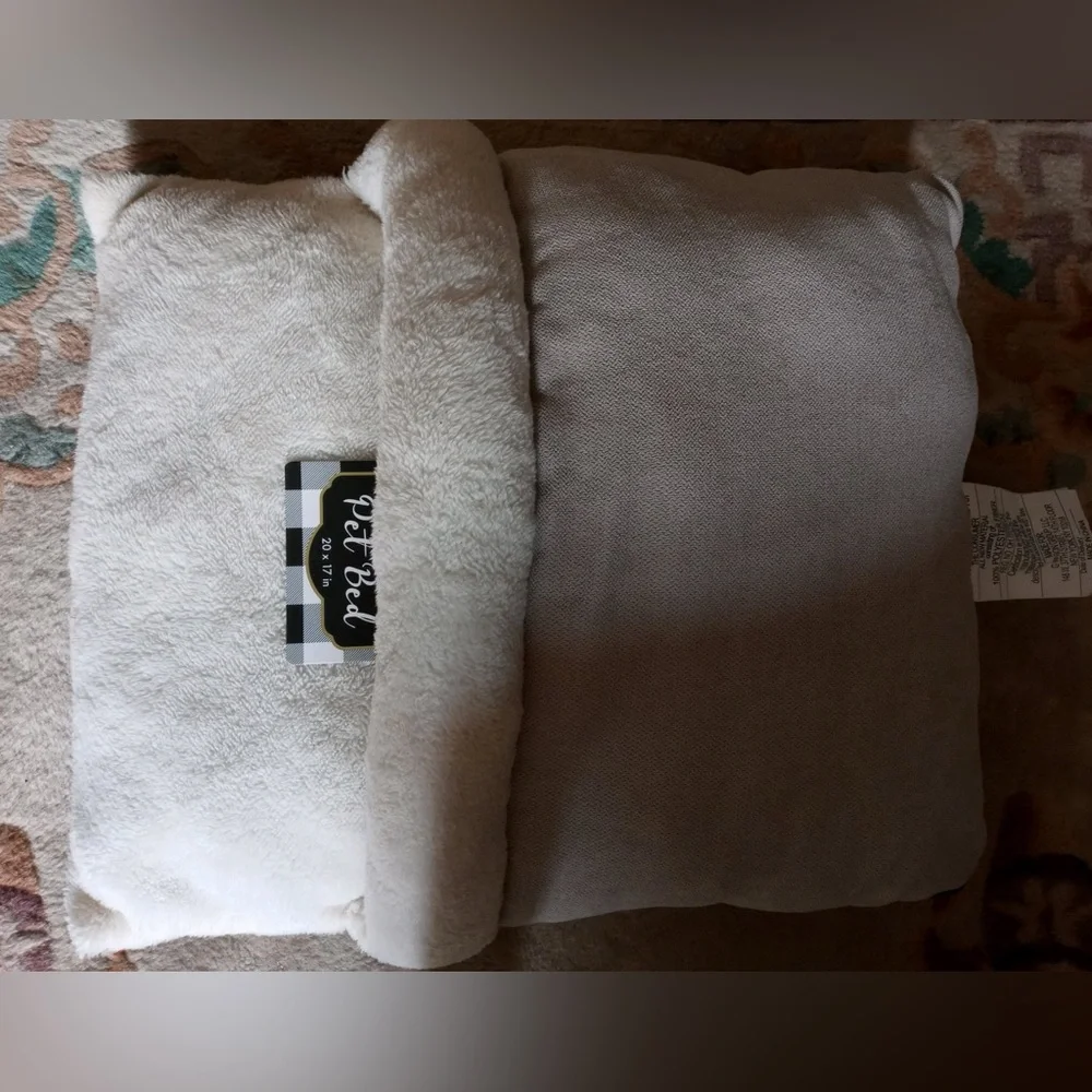 Brand new pet bed